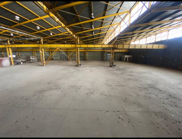 8,651M² WAREHOUSE FOR SALE IN STORMILL